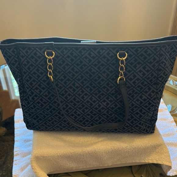 Tommy Hilfiger 👜 Purse - Picture 2 of 5